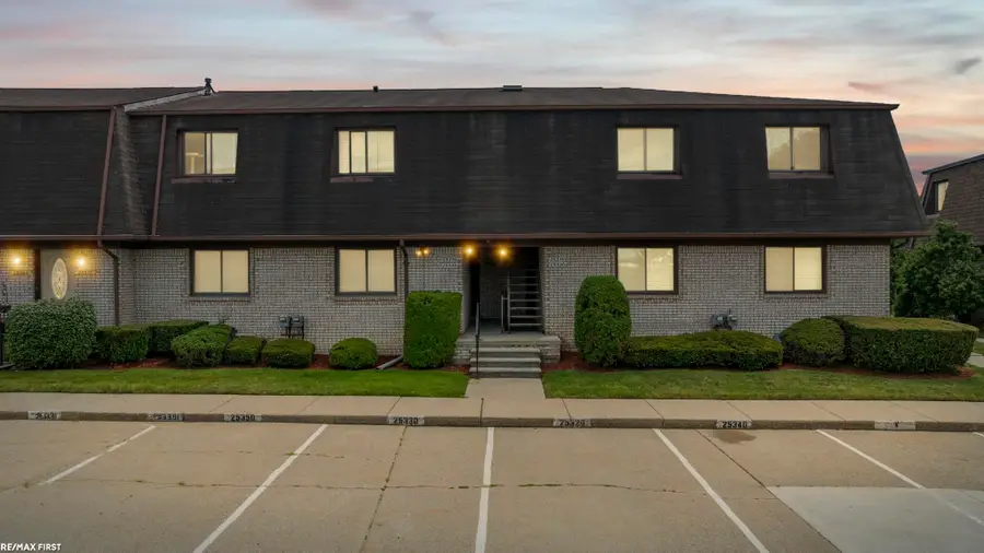 25340 QUARTER DECK ST, Harrison, MI 48045 - #2