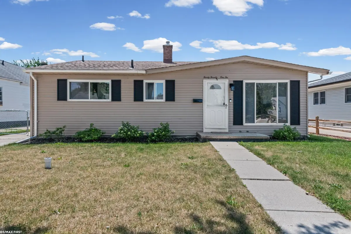 23112 Detour ST, Saint Clair Shores, MI 48082 - #1