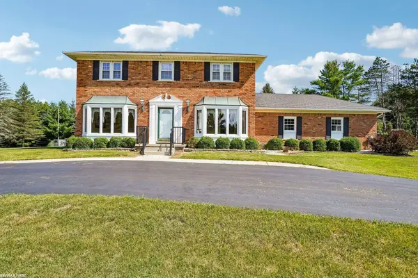 1405 Mckail RD, Leonard, MI 48367