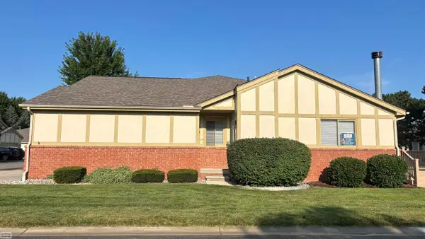 18607 Valleybrook LN, ClintonTownship, MI 48038