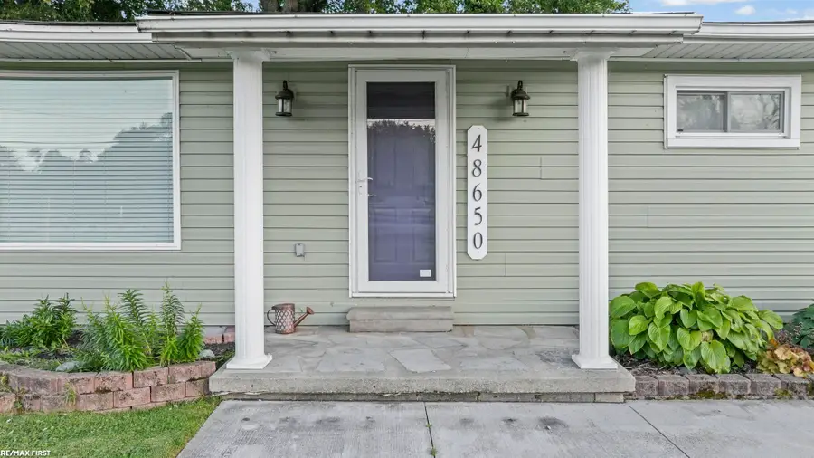 48650 Jefferson AVE, Chesterfield, MI 48047 - #2