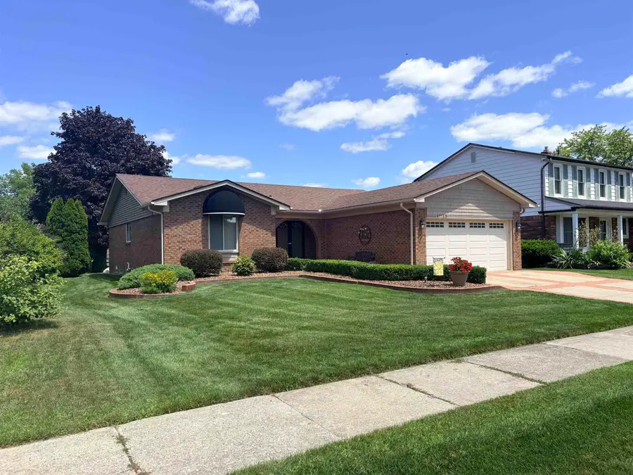 47168 Blueridge DR, Macomb, MI 48044 - #3