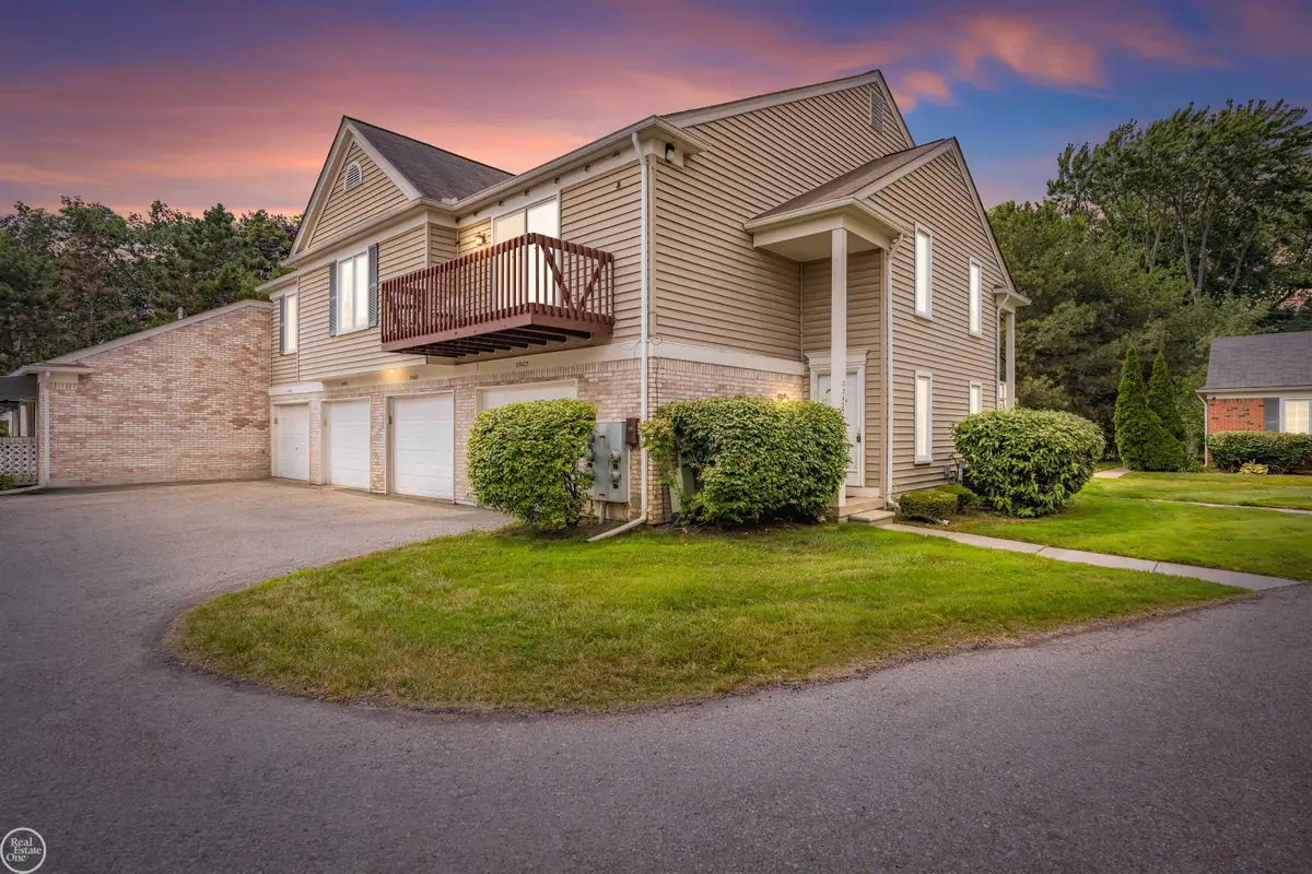 37427 Stonegate CIR, Clinton Township, MI 48036 - #1