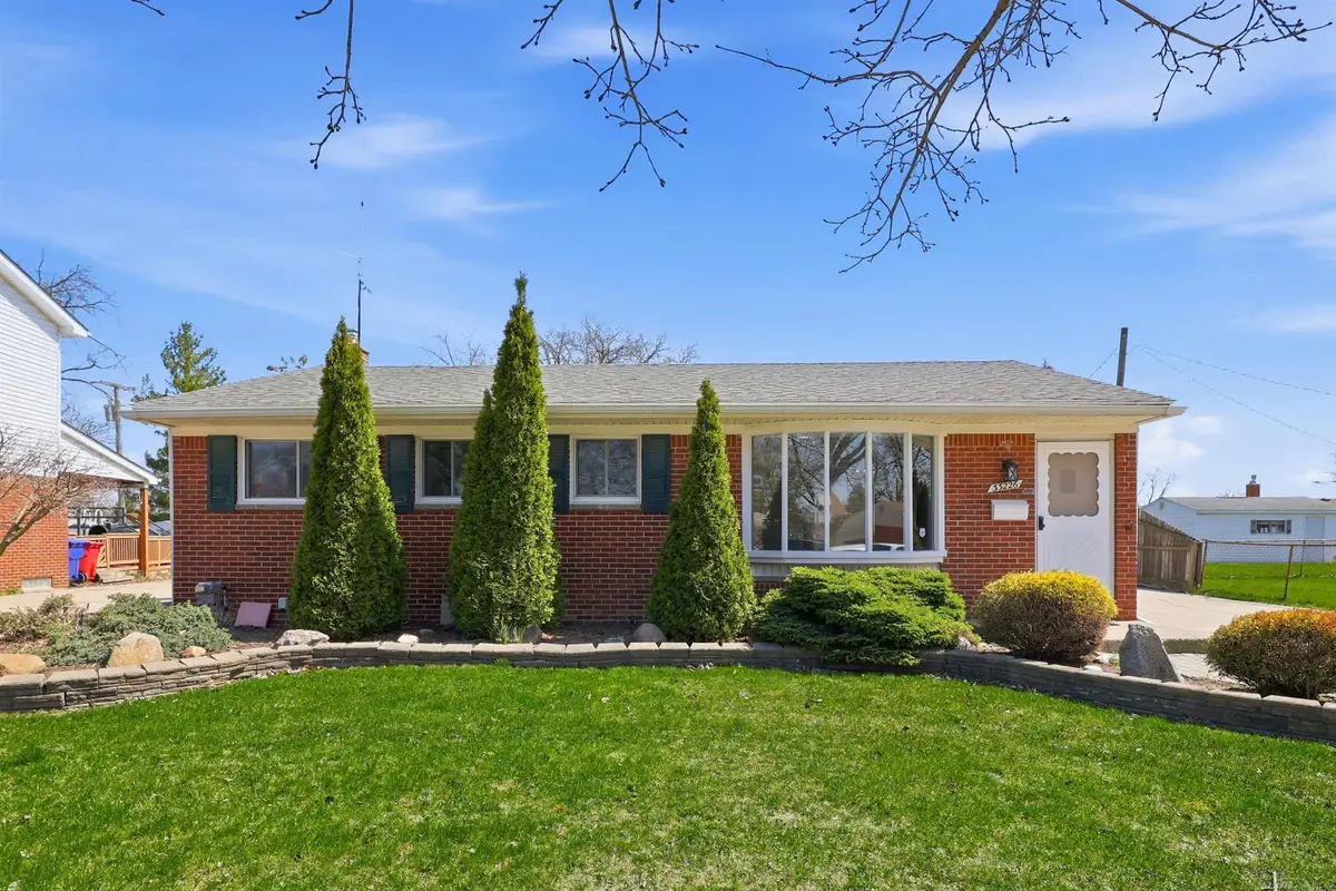 33226 Vista Way ST, Fraser, MI 48026 - #1