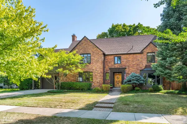 440 University  PL, GrossePointe, MI 48230