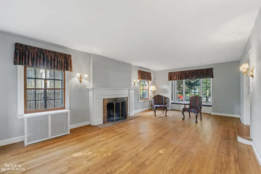 440 University  PL, Grosse Pointe, MI 48230 - #2
