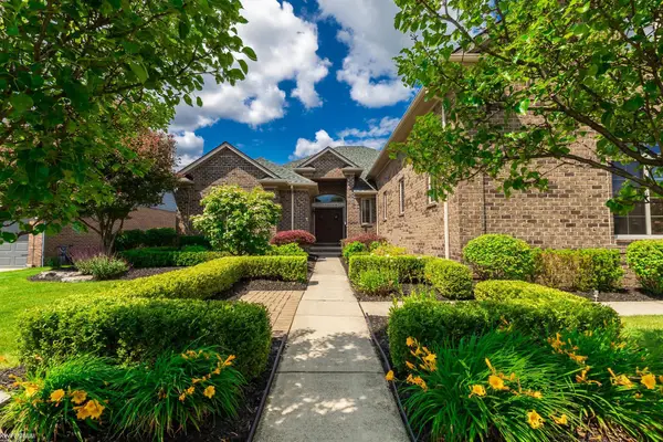 27153 Alderman CT, HarrisonTownship, MI 48045