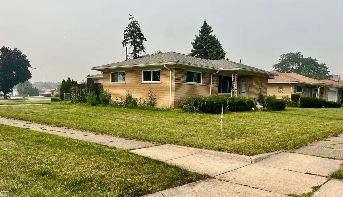 11266 Racine RD, Warren, MI 48093 - #1