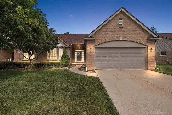 43350 Cove DR, ClintonTownship, MI 48038