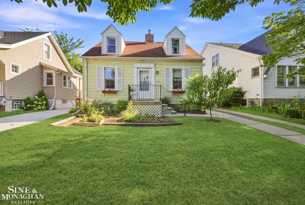 1452 Anita AVE, GrossePointeWoods, MI 48236