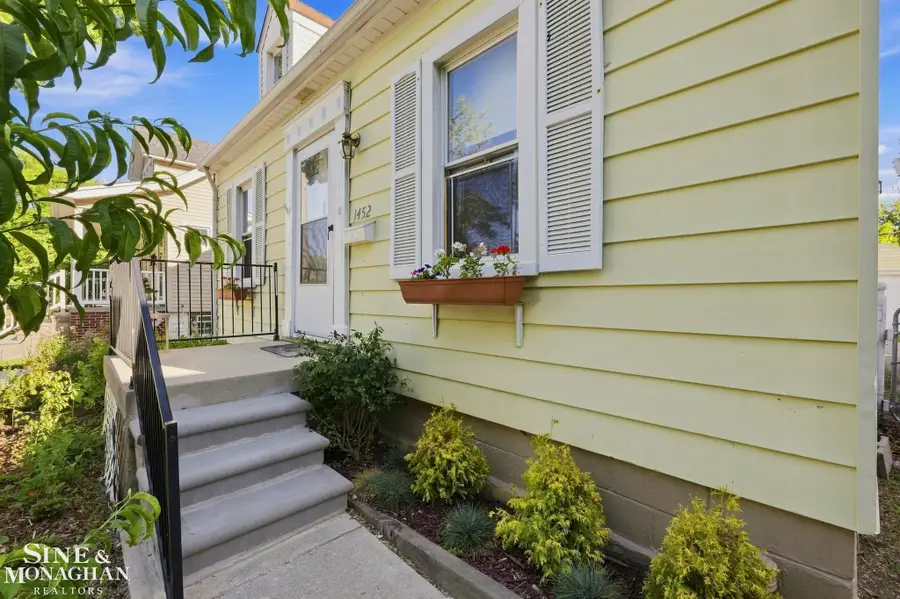 1452 Anita AVE, Grosse Pointe Woods, MI 48236 - #2