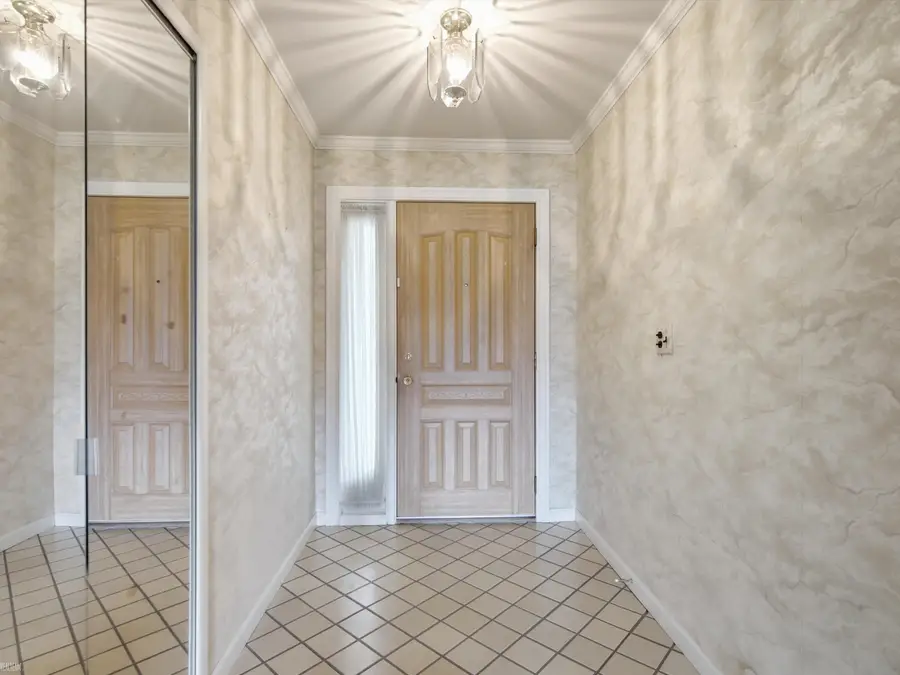 11126 Brougham DR, Sterling Heights, MI 48312 - #2