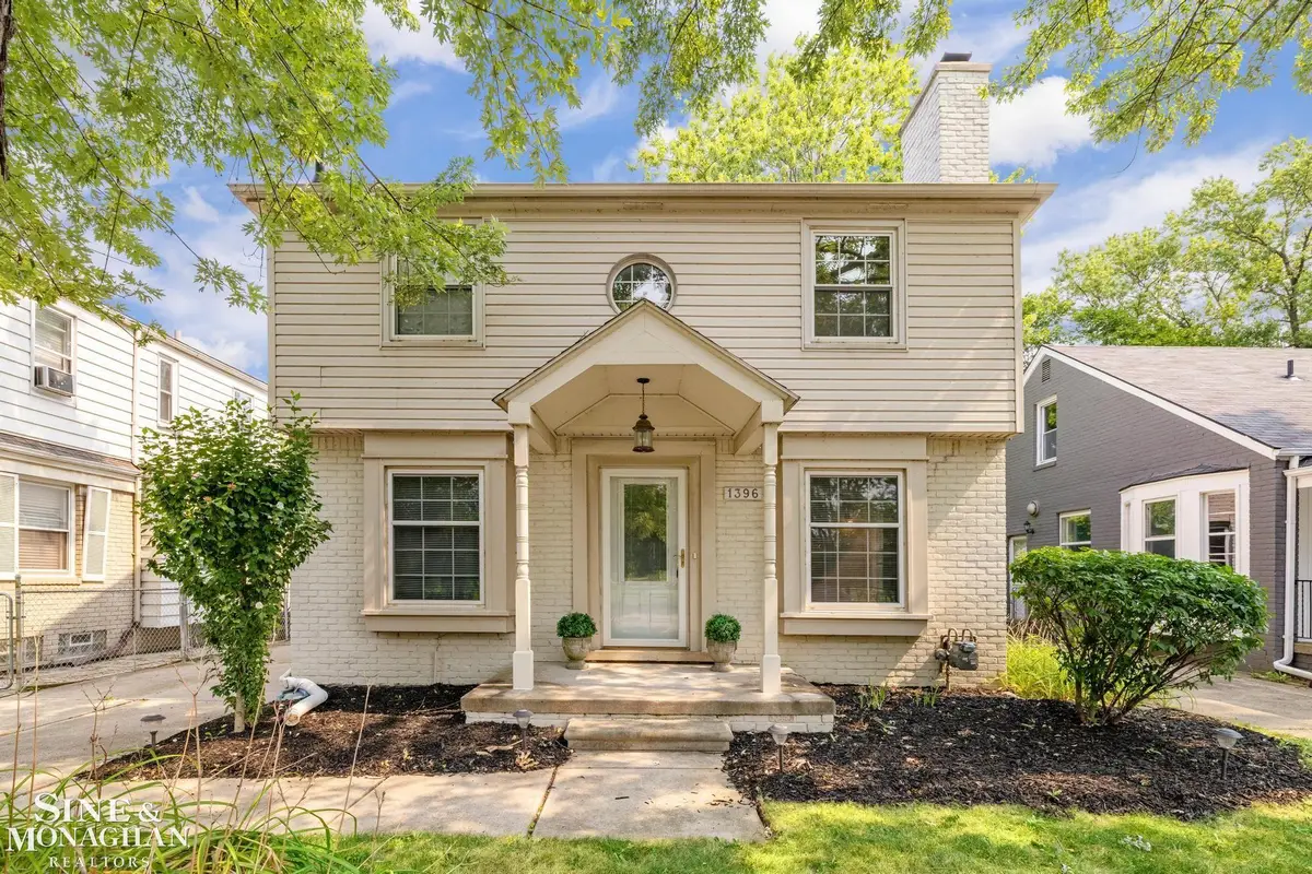 1396 Vernier RD, Grosse Pointe Woods, MI 48236 - #1