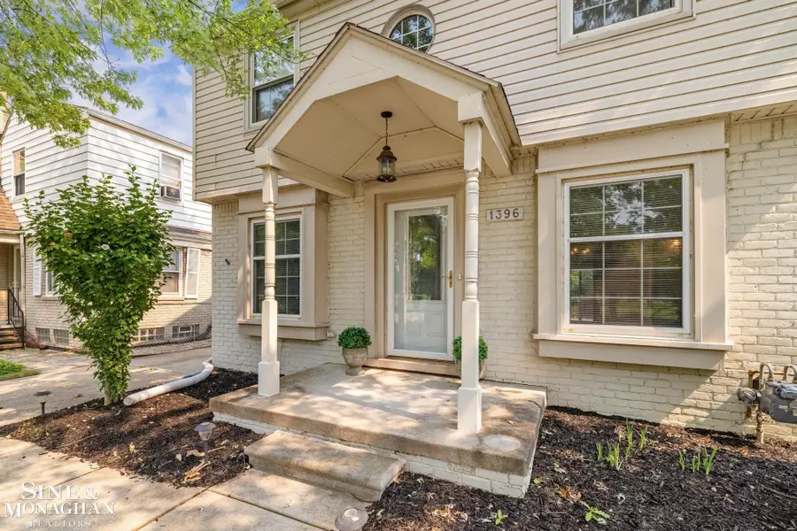 1396 Vernier RD, Grosse Pointe Woods, MI 48236 - #3