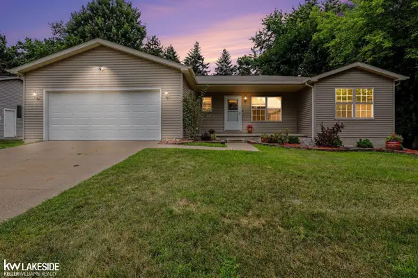 593 Allison DR, Almont, MI 48003