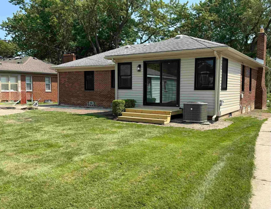 13128 Talbot AVE, Huntington Woods, MI 48070 - #2