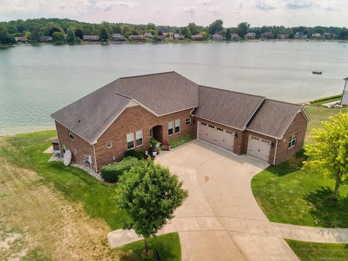 750 Bay Pointe DR, Oxford, MI 48371 - #1