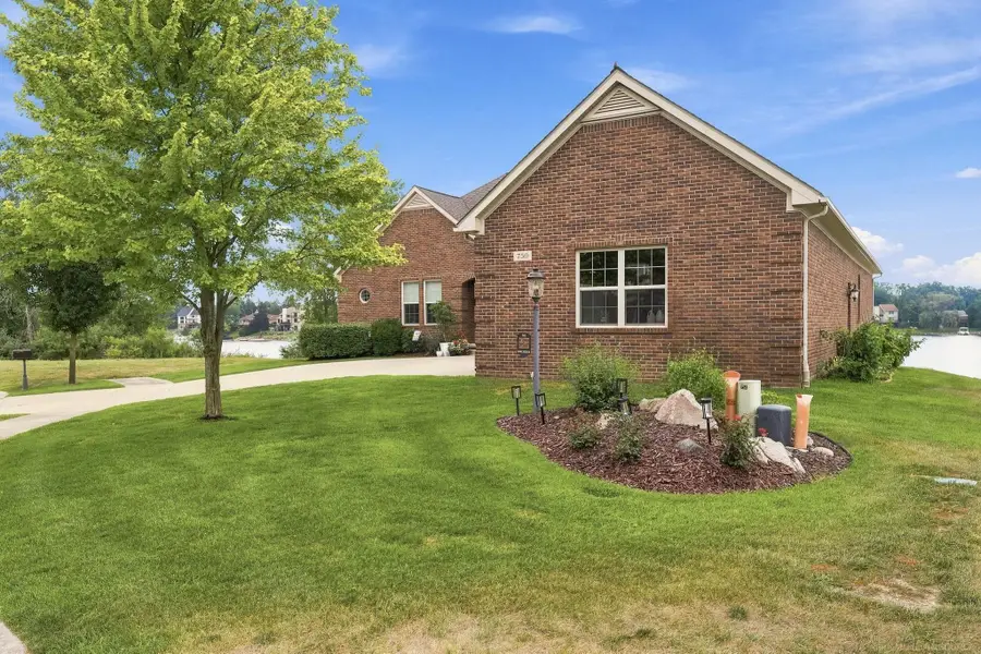 750 Bay Pointe DR, Oxford, MI 48371 - #3