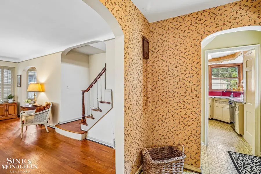 470 Allard RD, Grosse Pointe Farms, MI 48236 - #2
