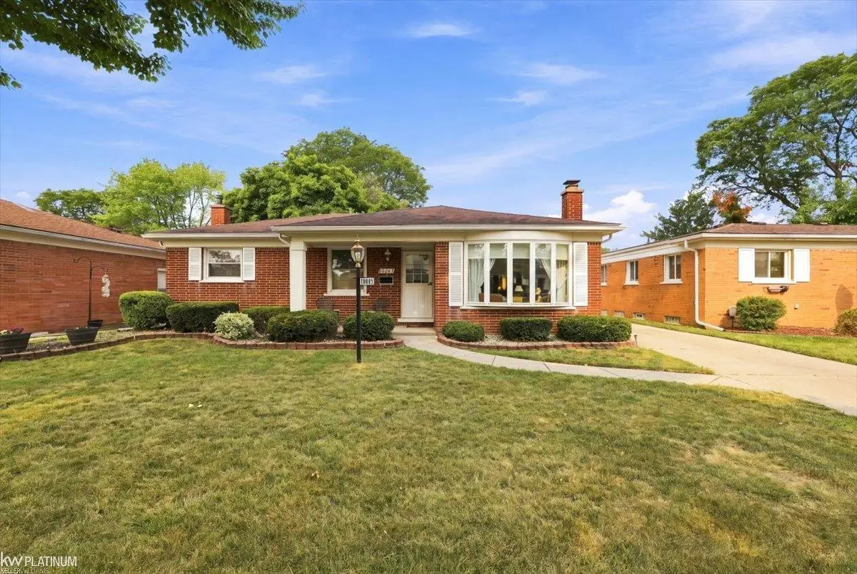 27421 Palomino DR, Warren, MI 48093 - #1
