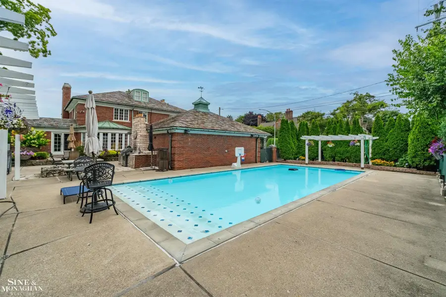 701 Balfour ST, Grosse Pointe Park, MI 48230 - #2
