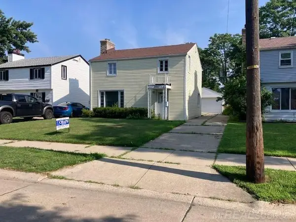 8641 Harding ST, CenterLine, MI 48015