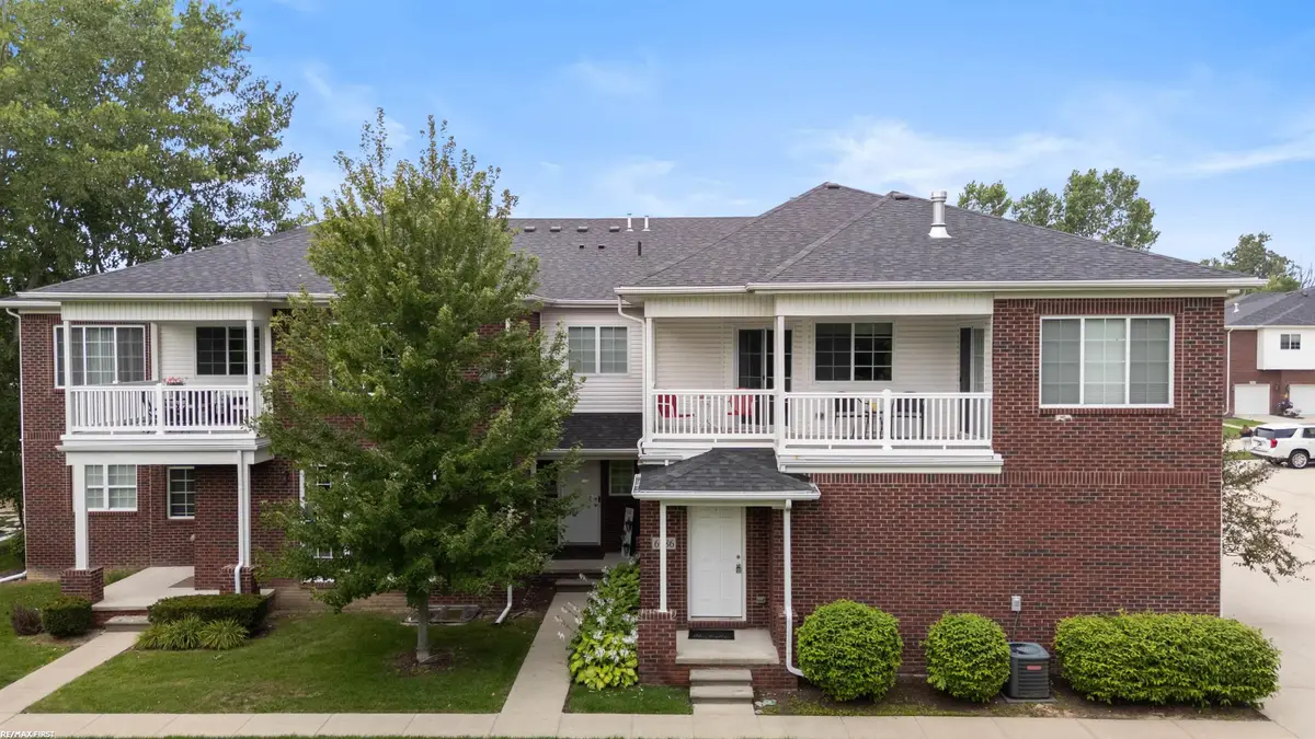 6986 Boulder Pointe CT, Washington, MI 48094 - #1