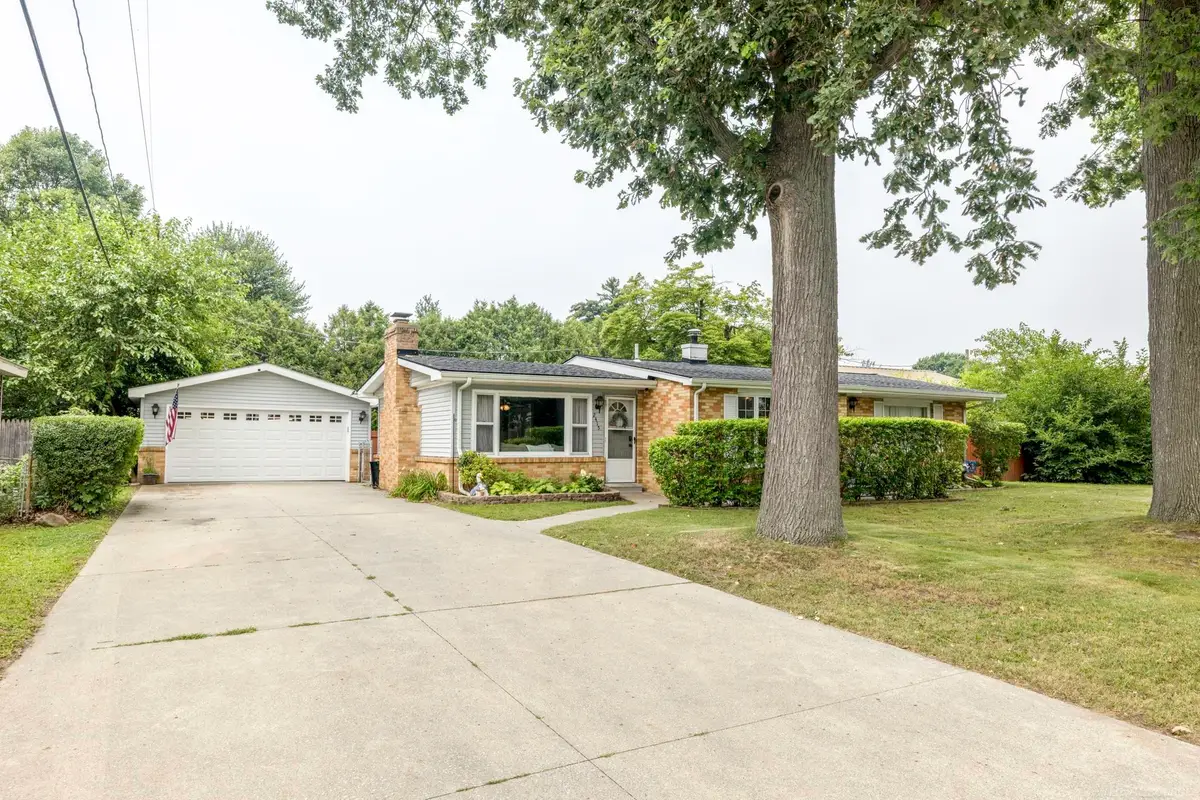 2415 16th AVE, Port Huron, MI 48060 - #1