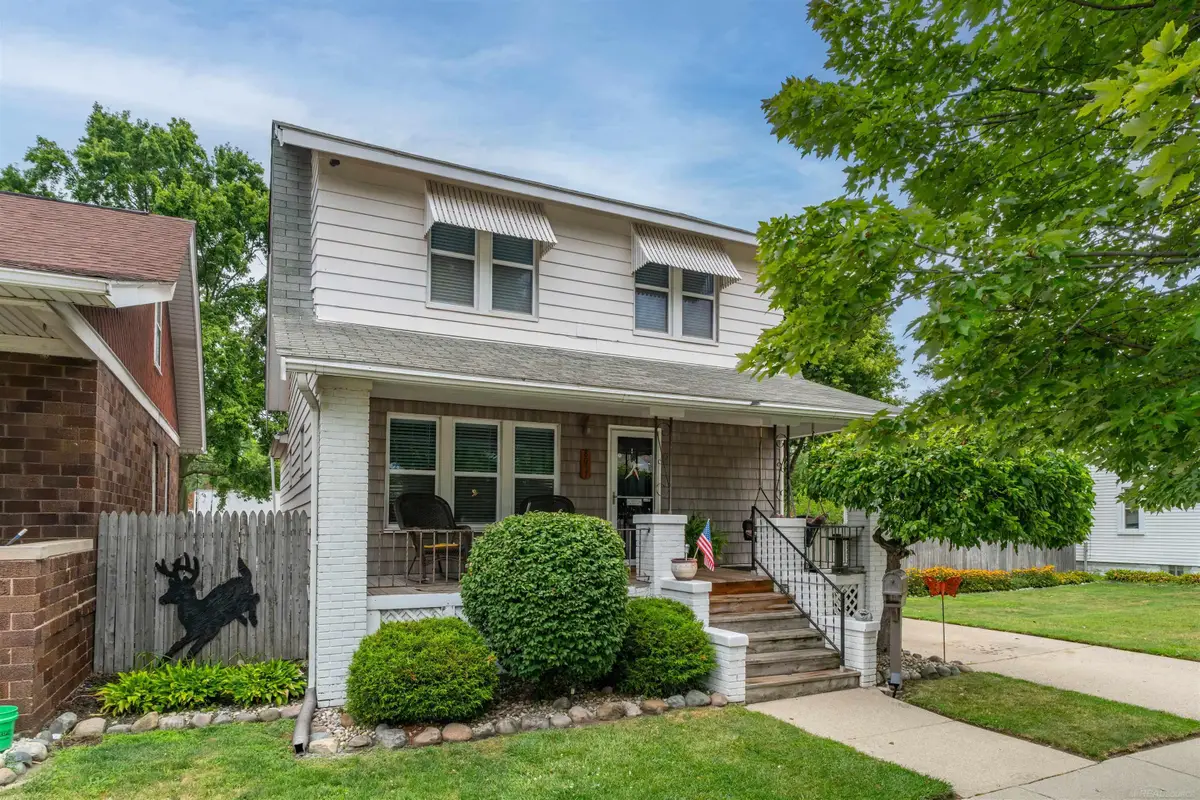 8057 Central ST, Center Line, MI 48015 - #1