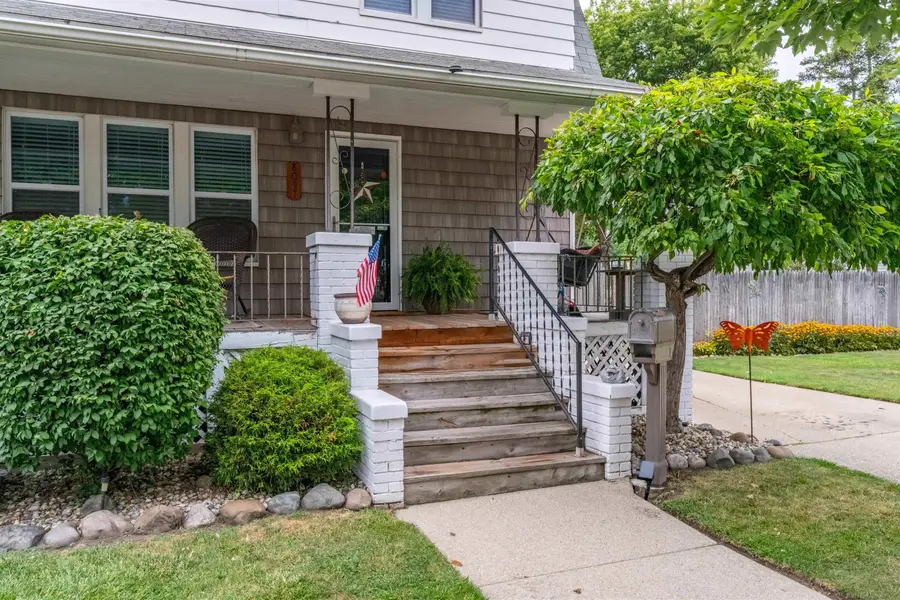 8057 Central ST, Center Line, MI 48015 - #2