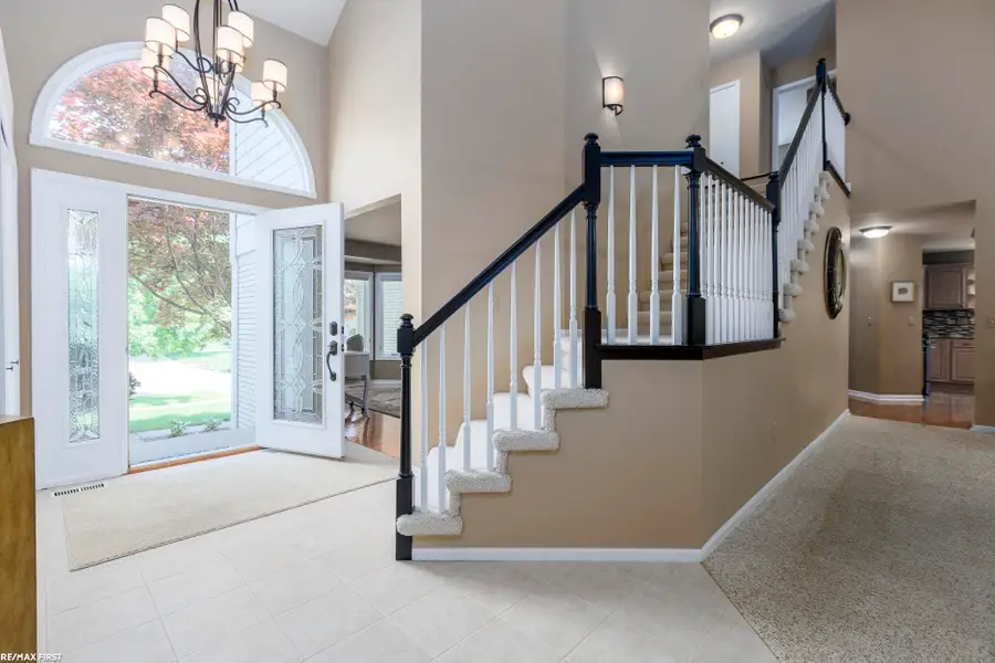 51205 Christine CT, Shelby, MI 48316 - #3