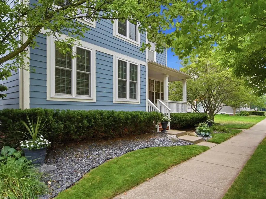 49158 Golden Park DR, Shelby, MI 48315 - #2