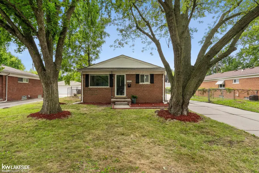 14235 Inkster RD, Livonia, MI 48154 - #3