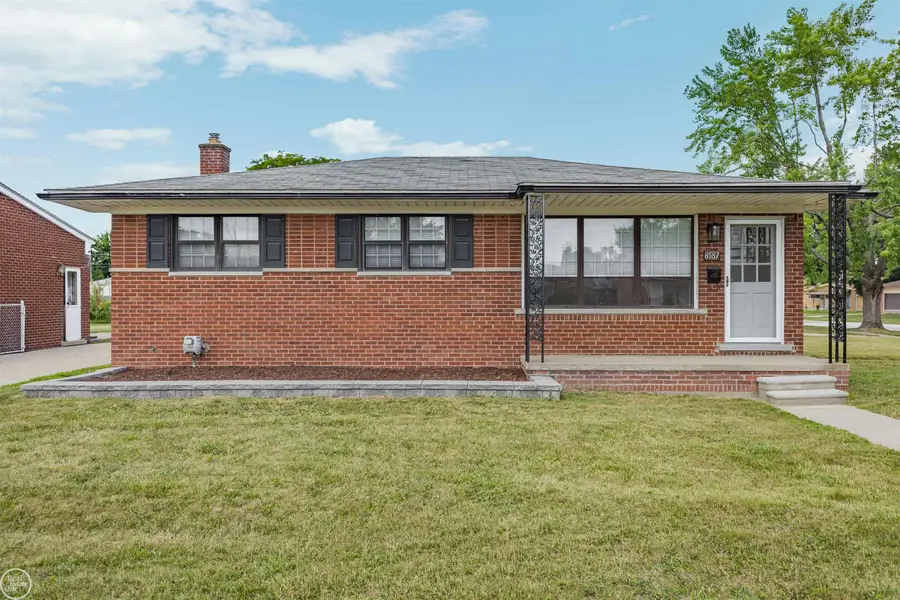 8587 Christine ST, Warren, MI 48093 - #2