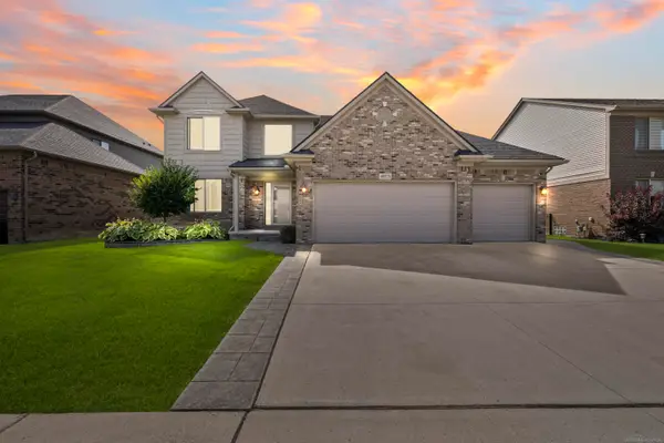 49570 MANISTEE  DR, Chesterfield, MI 48047