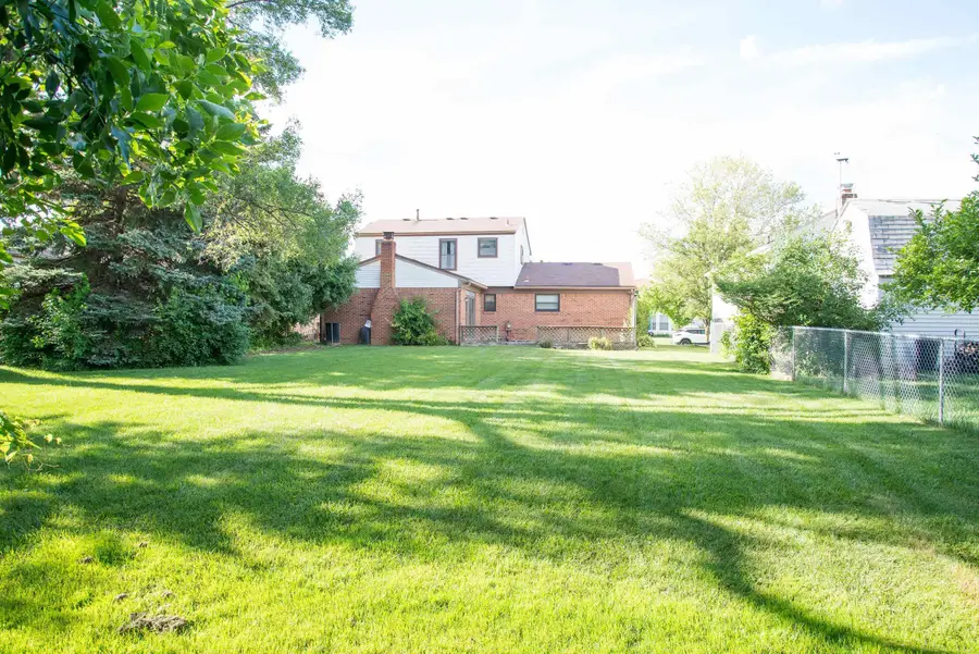 2188 Zenia DR, Troy, MI 48083 - #3