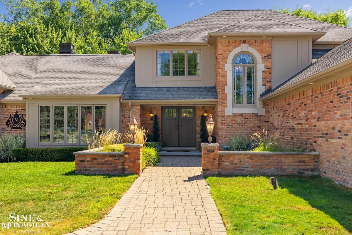 37500 Alpinia LN, Clinton Township, MI 48036 - #1