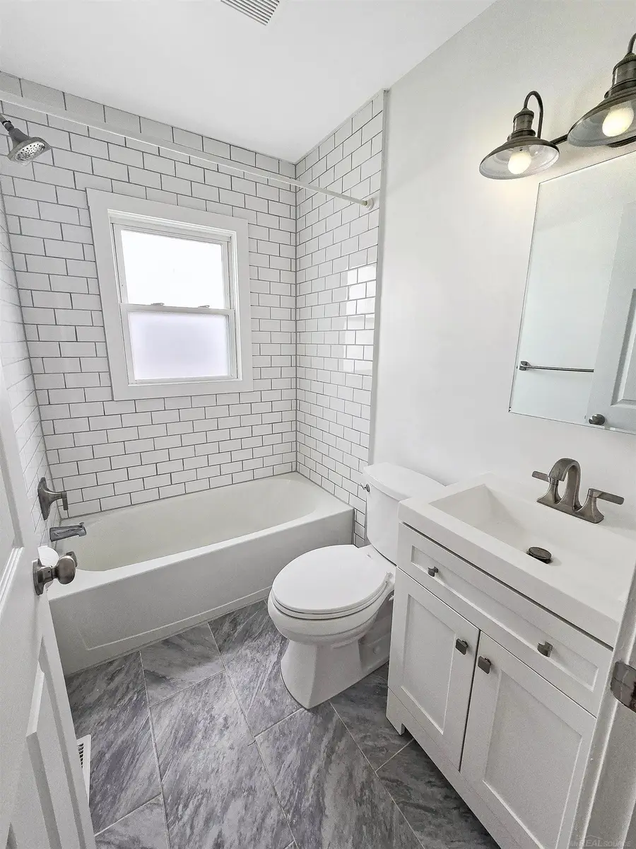 921 Donald AVE, Royal Oak, MI 48073 - #3