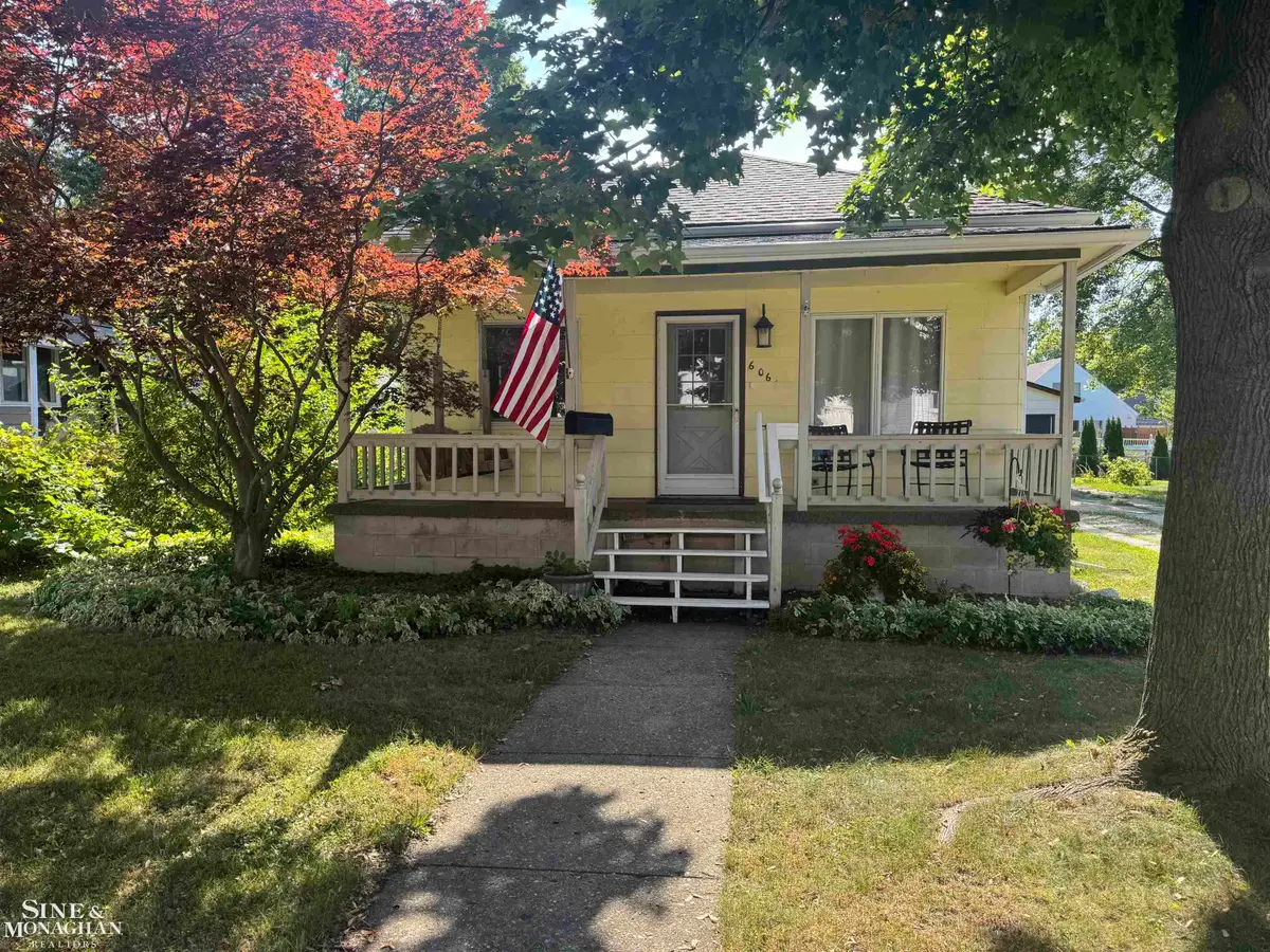 606 N 6th ST, Saint Clair, MI 48079 - #1