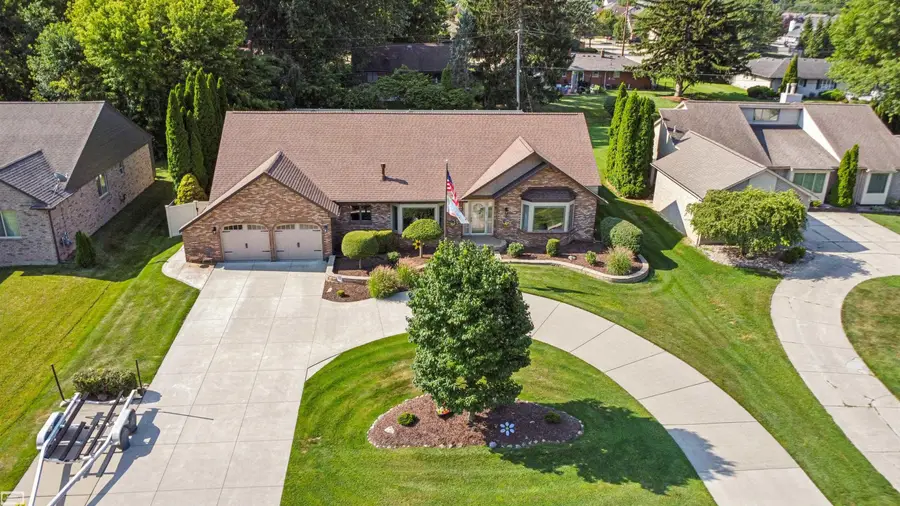 23804 Ronita DR, Macomb, MI 48042 - #2