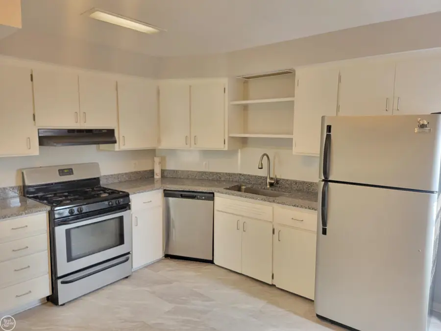 12531 Common RD, Warren, MI 48093 - #3