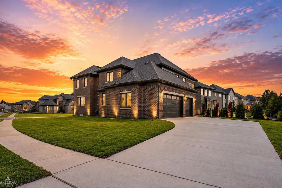 19246 Hamlin Lake DR, Macomb, MI 48044 - #2