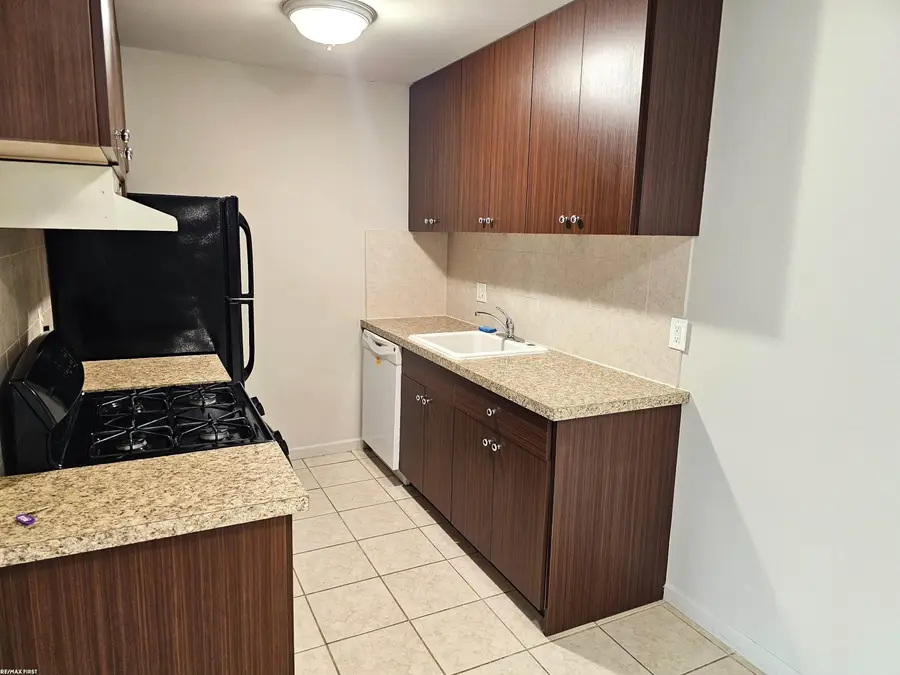 38255 Fairway CT, Clinton Township, MI 48038 - #3