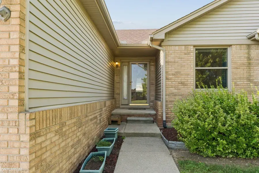 31058 Blue Heron DR, Chesterfield, MI 48047 - #3