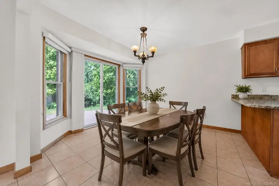 40219 Denbigh DR, Sterling Heights, MI 48310 - #3