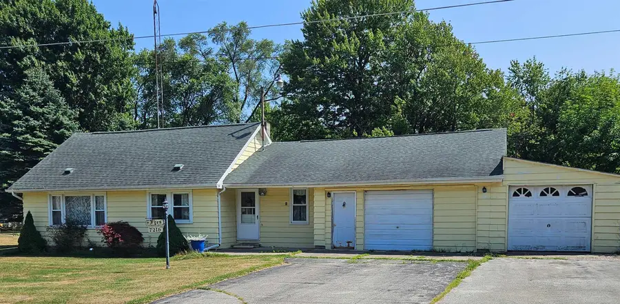 7216 EDWINA LN, Lexington, MI 48450 - #2