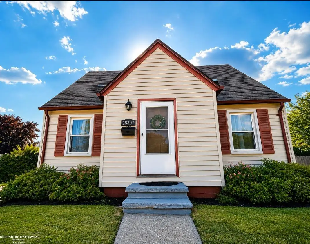 28307 Essex ST, Roseville, MI 48066 - #1