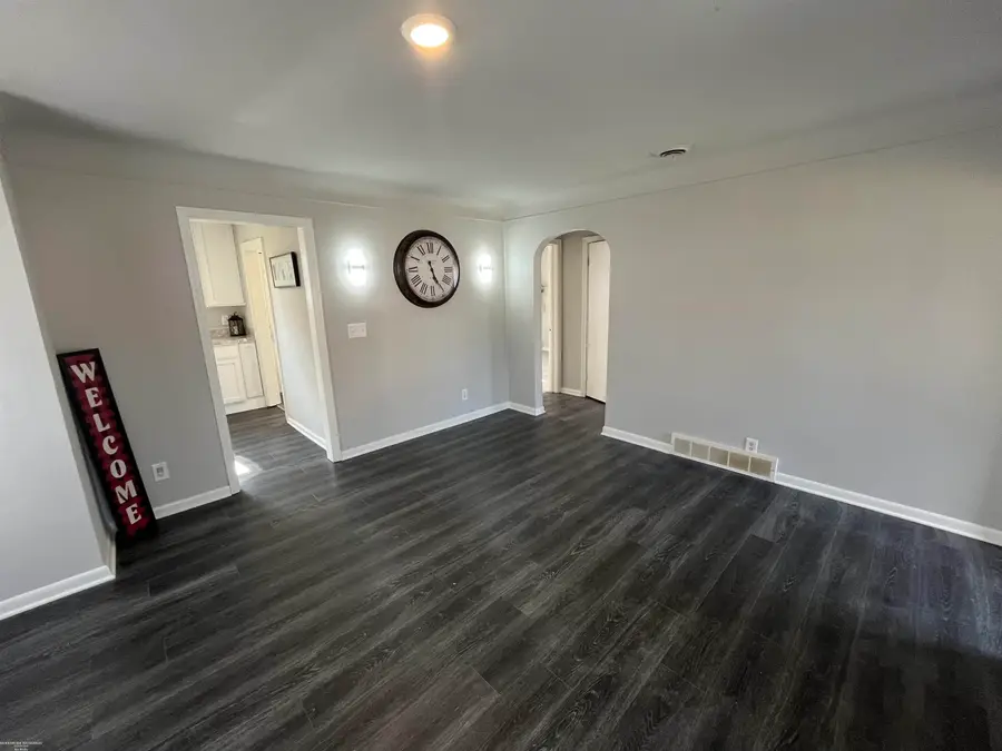 28307 Essex ST, Roseville, MI 48066 - #2