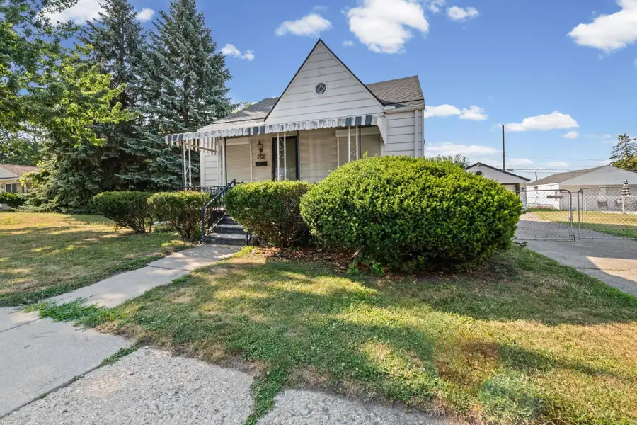 7076 Continental AVE, Warren, MI 48091 - #3