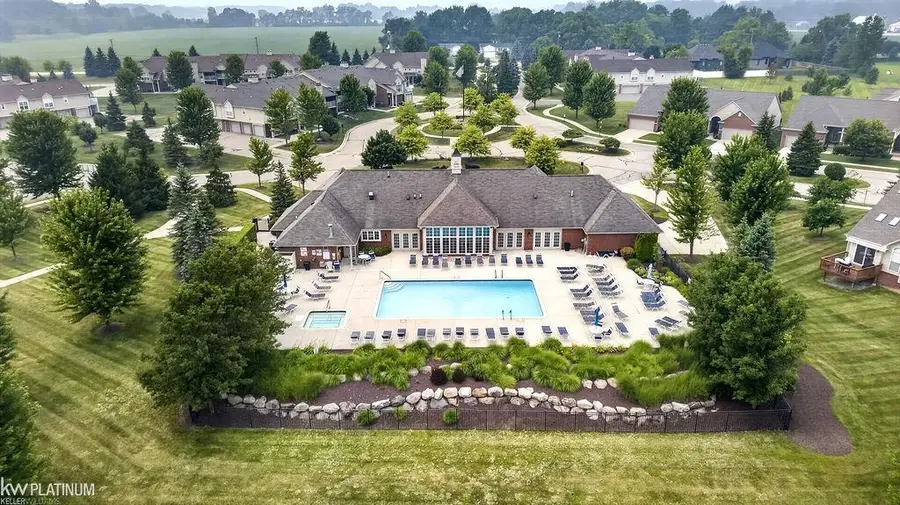 52133 Naugatuck DR, Macomb, MI 48042 - #2